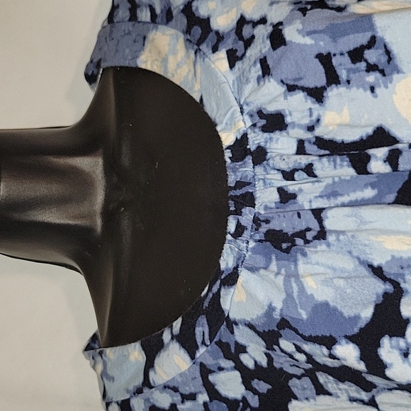 ST JOHN'S BAY Women's Plus Size XL Floral Print Pullover Blouse Spring Casual - Picture 2 of 4